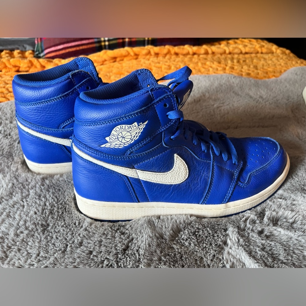 Nike Air Jordans. Mens 10. Excellent condition.